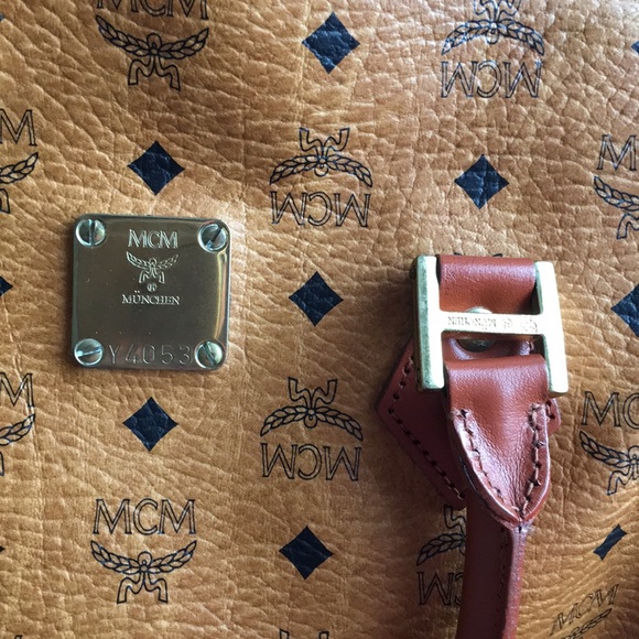 MCM boston 32 - Picture 2 of 11